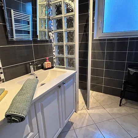 Bel Familial Classe Proche Tram Place De Strasbourg Acces Centre Ville, Plages