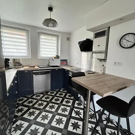 شقة Bel Familial Classe Proche Tram Place De Strasbourg Acces Centre Ville, Plages *