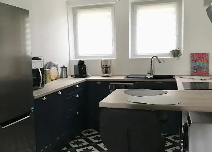 Bel Familial Classe Proche Tram Place De Strasbourg Acces Centre Ville, Plages