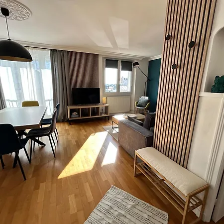 Apartment Bel , Proche Tram Place De Strasbourg Acces Centre Ville, Plages